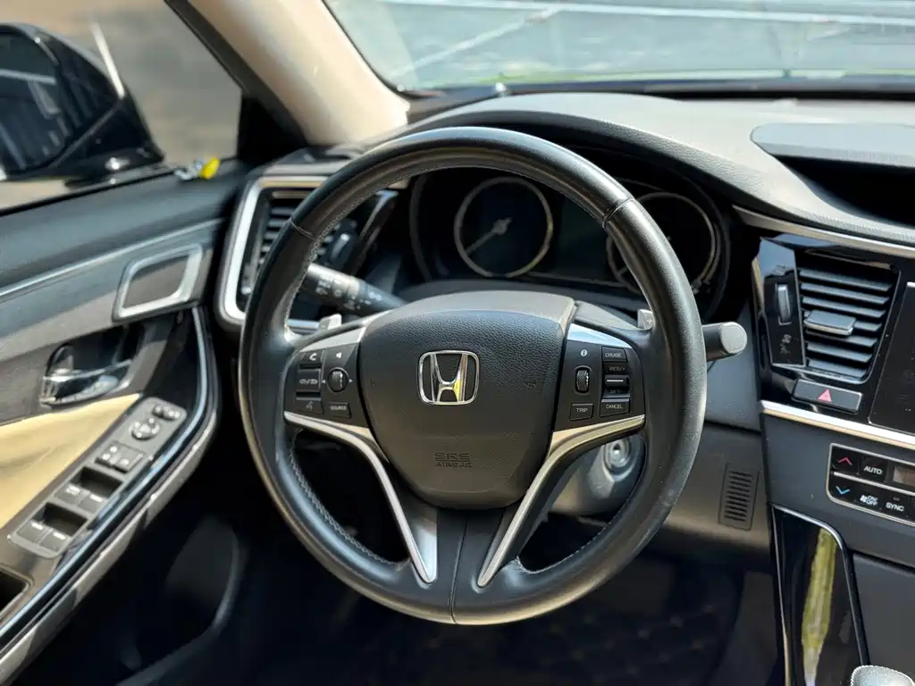 Honda Spirior 2016 — фото 8