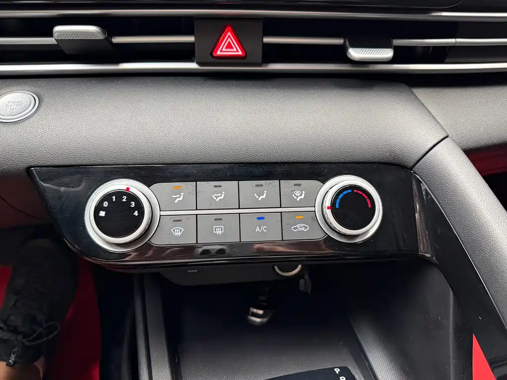 Hyundai Elantra 2023 — фото 15