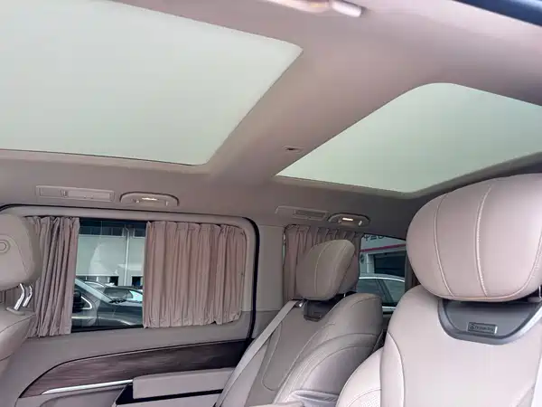 Mercedes-Benz V-Class 2025