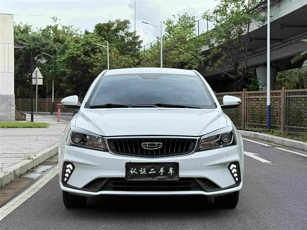 Geely Emgrand 2022