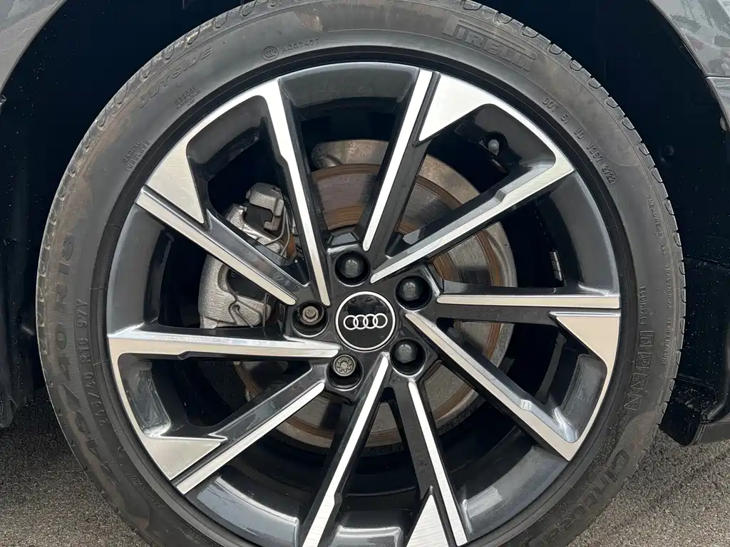 Audi A4L 2022 — фото 15