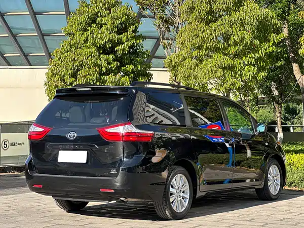 Toyota Sienna 2015