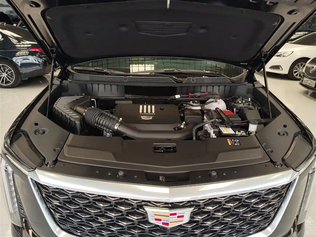 Cadillac XT5 2025 — фото 16
