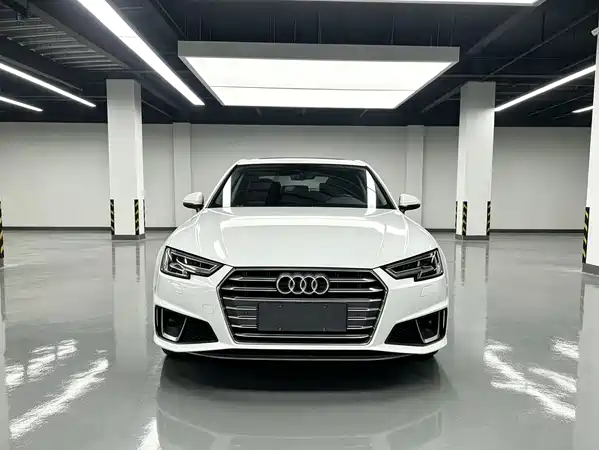Audi A4L 2019