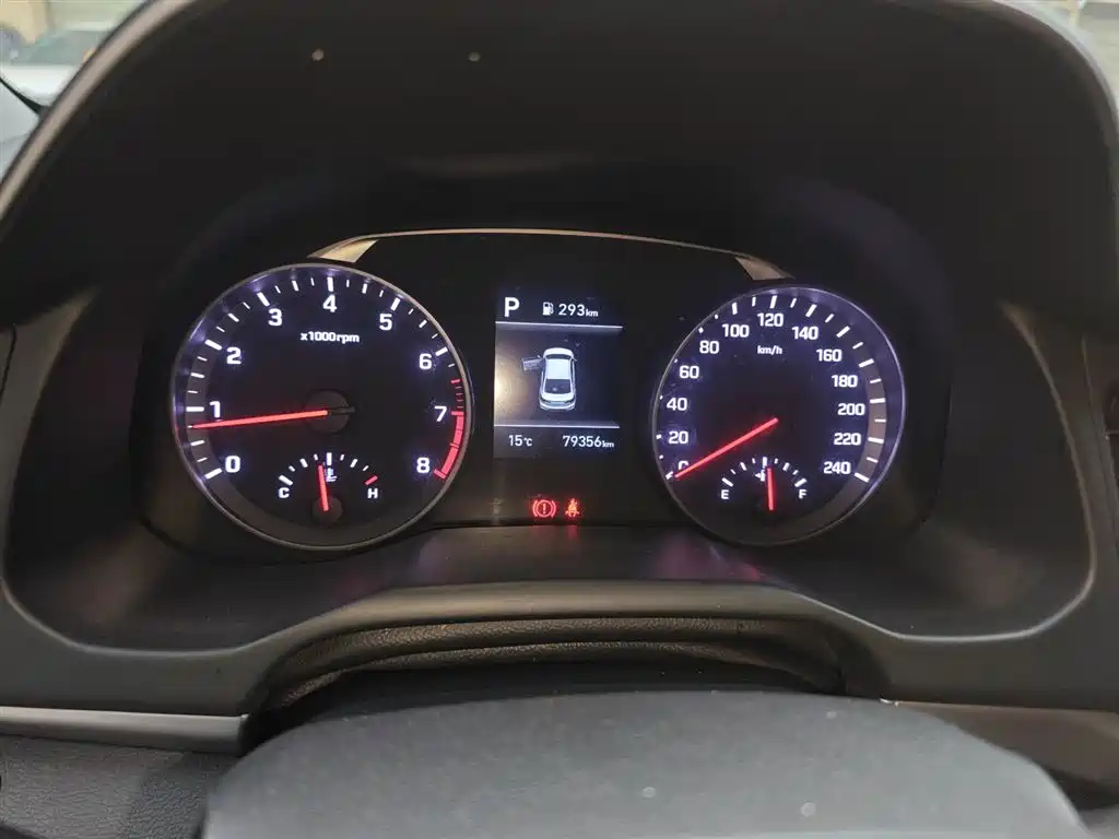 Hyundai Elantra 2020 — фото 12