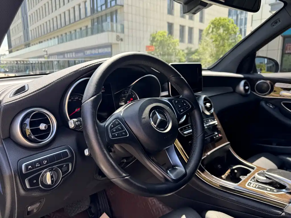 Mercedes-Benz GLC 2019 — фото 6