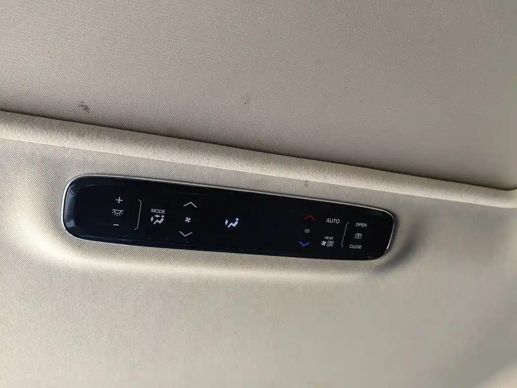 Honda Odyssey 2018 — фото 10