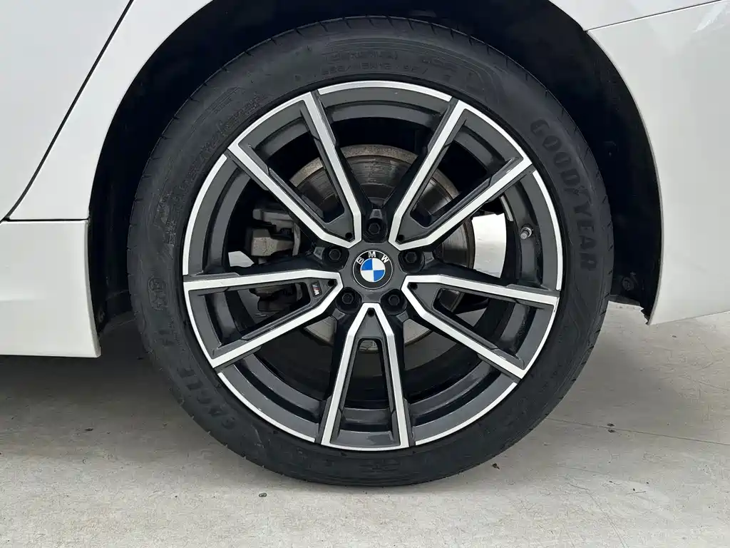 BMW 3 Series 2022 — фото 16