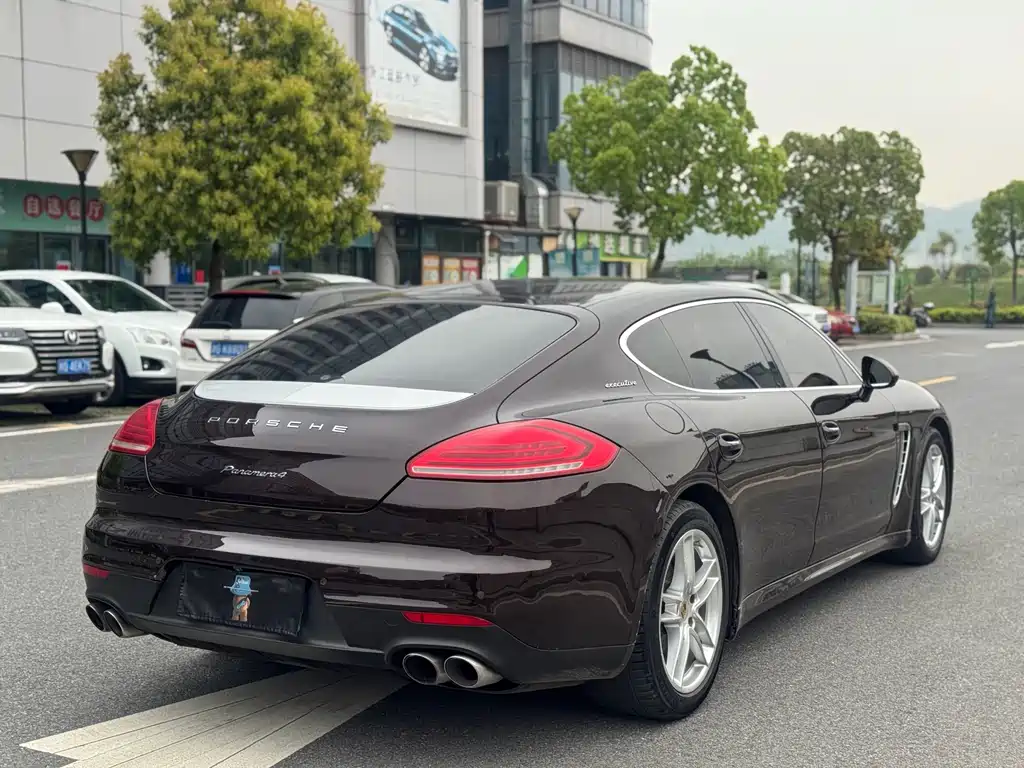 Porsche Panamera 2015 — фото 15