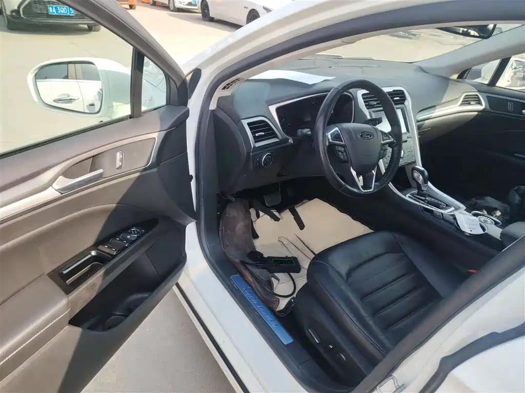 Ford Mondeo 2015 — фото 16