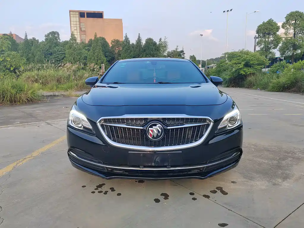 Buick LaCrosse 2017 — фото 2