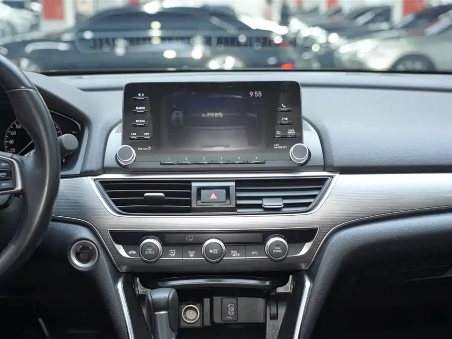 Honda Accord 2020 — фото 16
