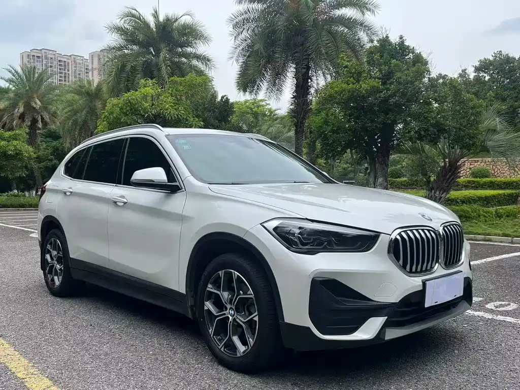 BMW X1 2020 — фото 1
