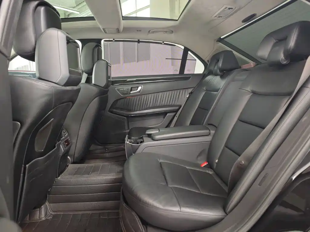 Mercedes-Benz E-Class 2013 — фото 12