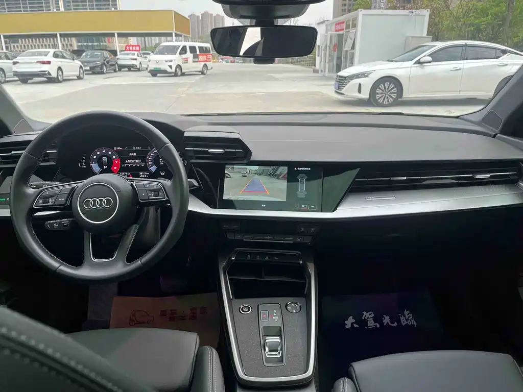 Audi A3 2023 — фото 10