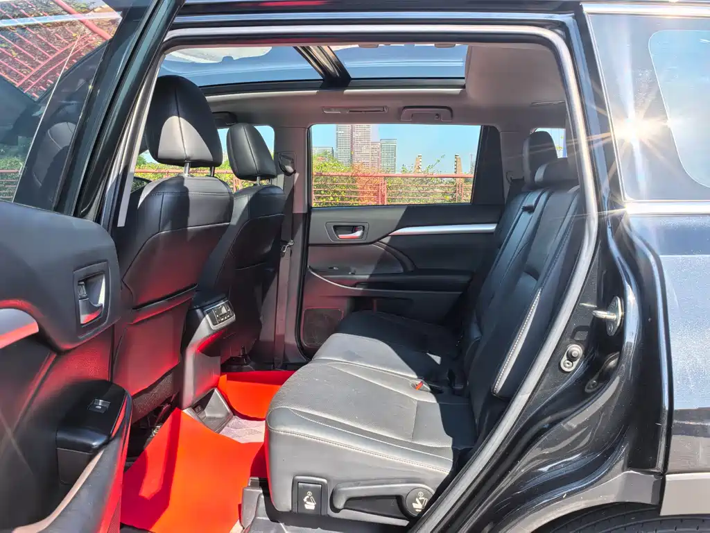 Toyota Highlander 2020 — фото 16