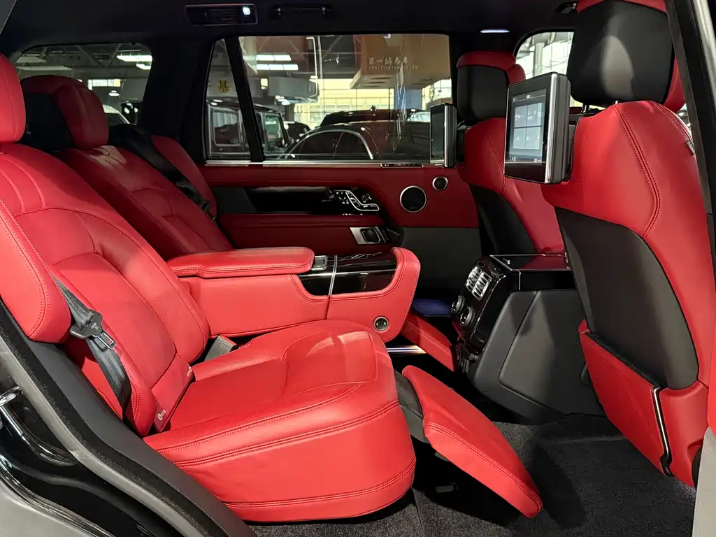 Land Rover Range Rover 2023 — фото 10