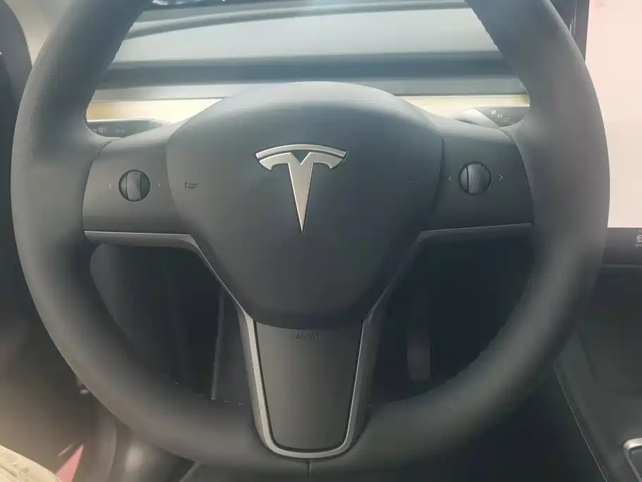 Tesla Model Y 2023 — фото 15