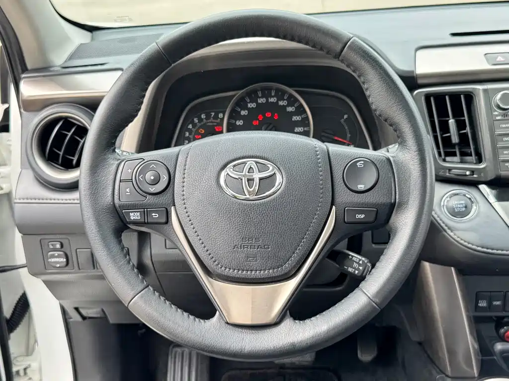 Toyota RAV4 2014 — фото 12