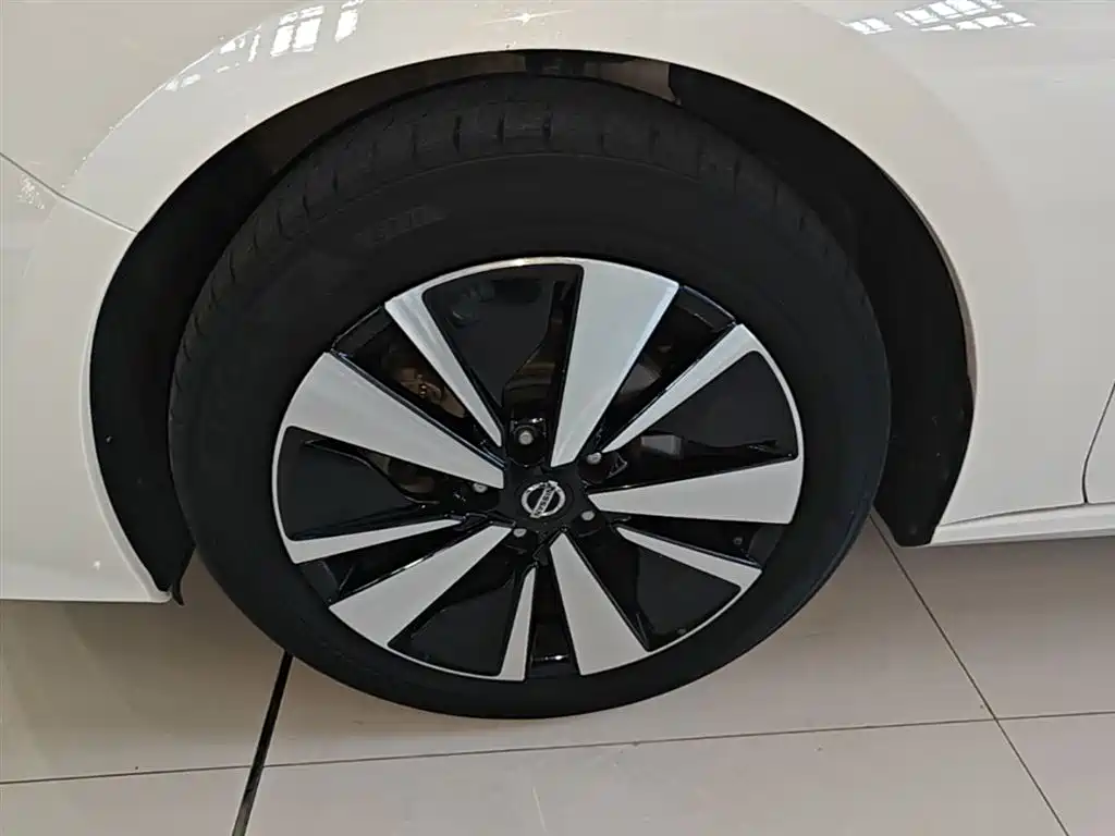 Nissan Teana 2022 — фото 23