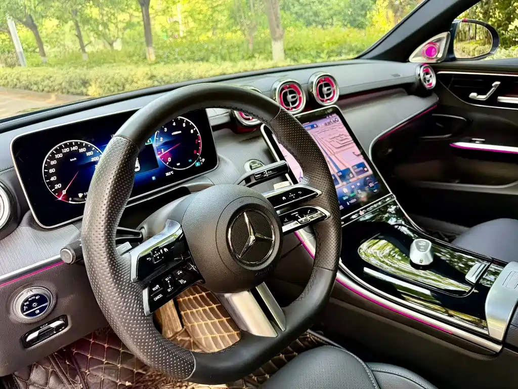Mercedes-Benz C-Class 2023 — фото 4