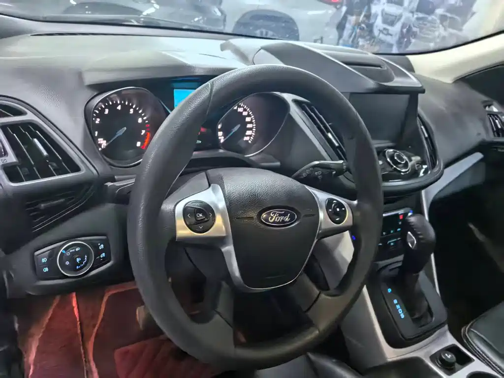 Ford Kuga 2016 — фото 8