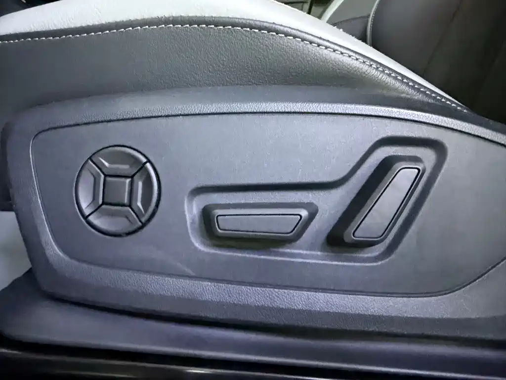 Audi Q3 2022 — фото 19