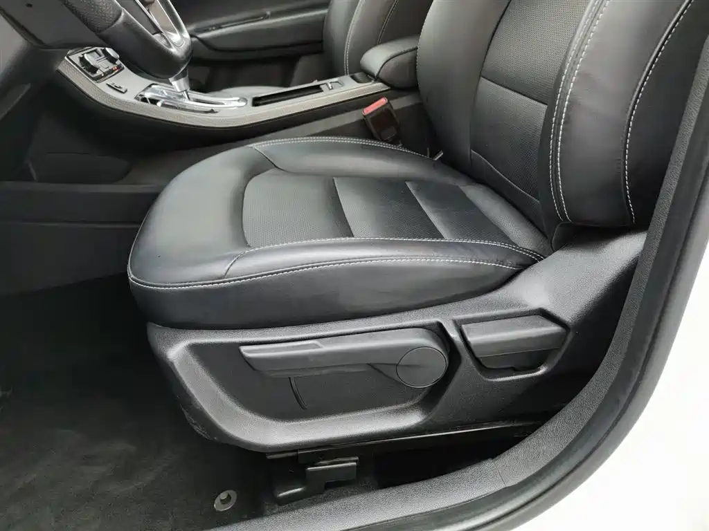 Geely Emgrand GS 2017 — фото 20