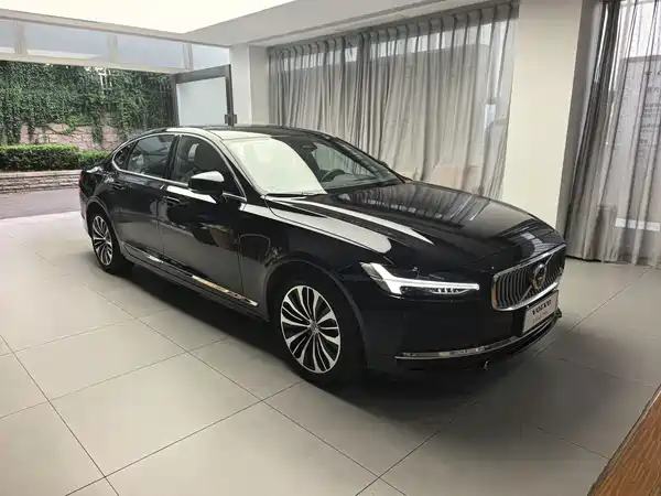 Volvo S90 2025