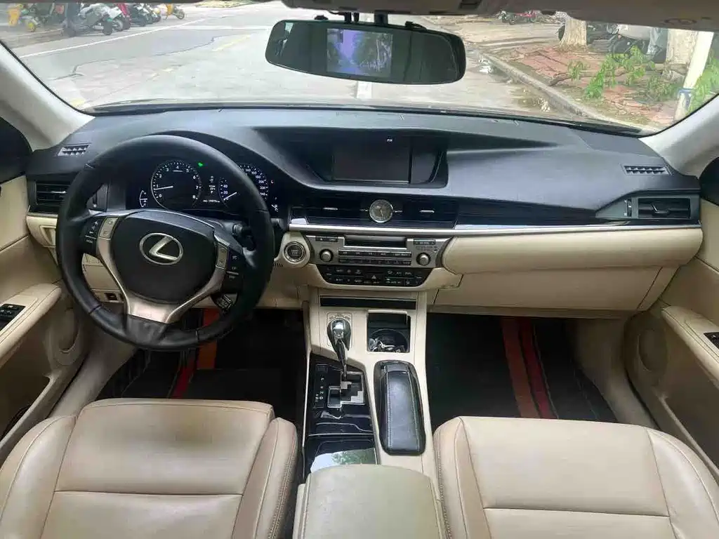 Lexus ES 2012