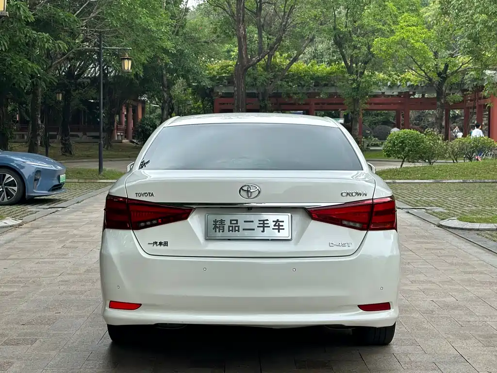 Toyota Crown 2018 — фото 13