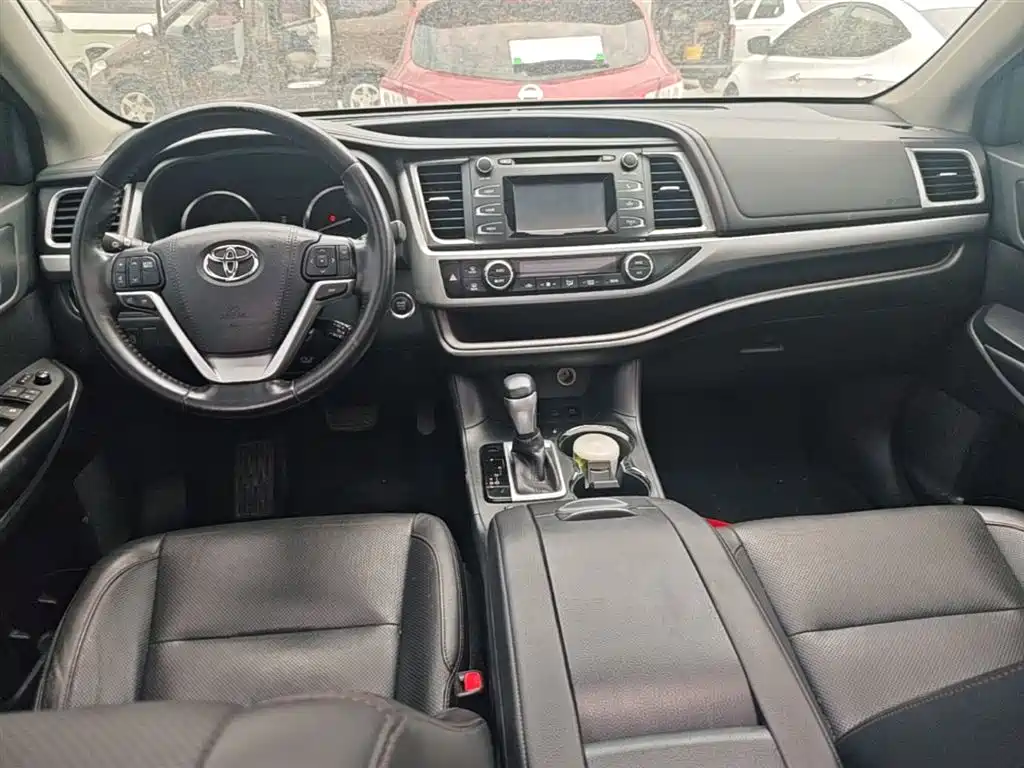 Toyota Highlander 2016 — фото 10