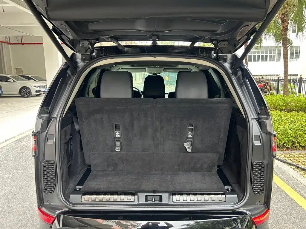 Land Rover Discovery 2019 — фото 22