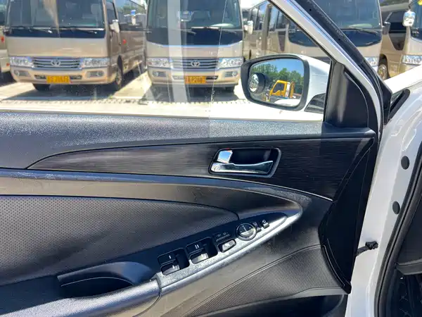 Hyundai Sonata 2012