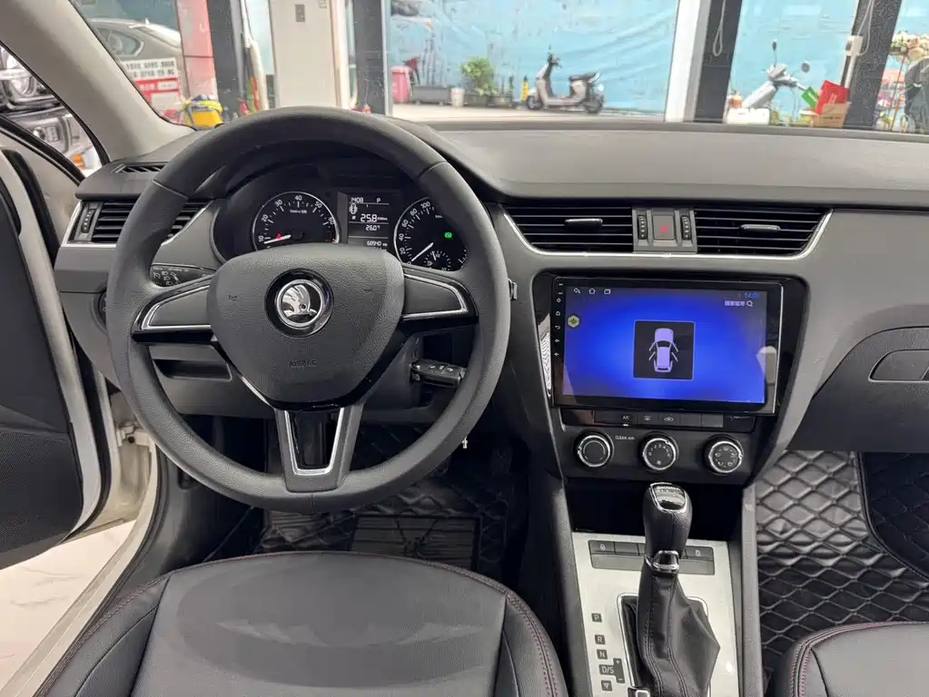 Skoda Octavia 2017 — фото 27