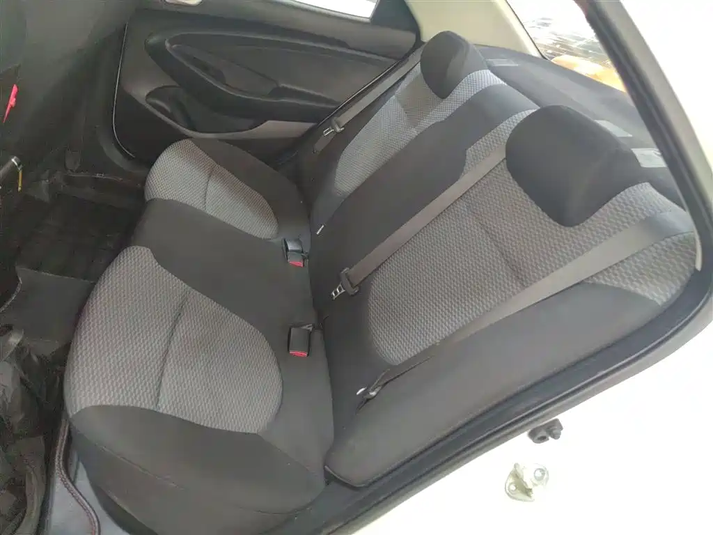 Hyundai Verna 2018 — фото 13