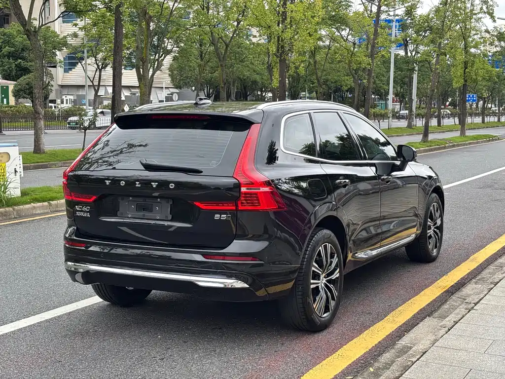 Volvo XC60 2021 — фото 5