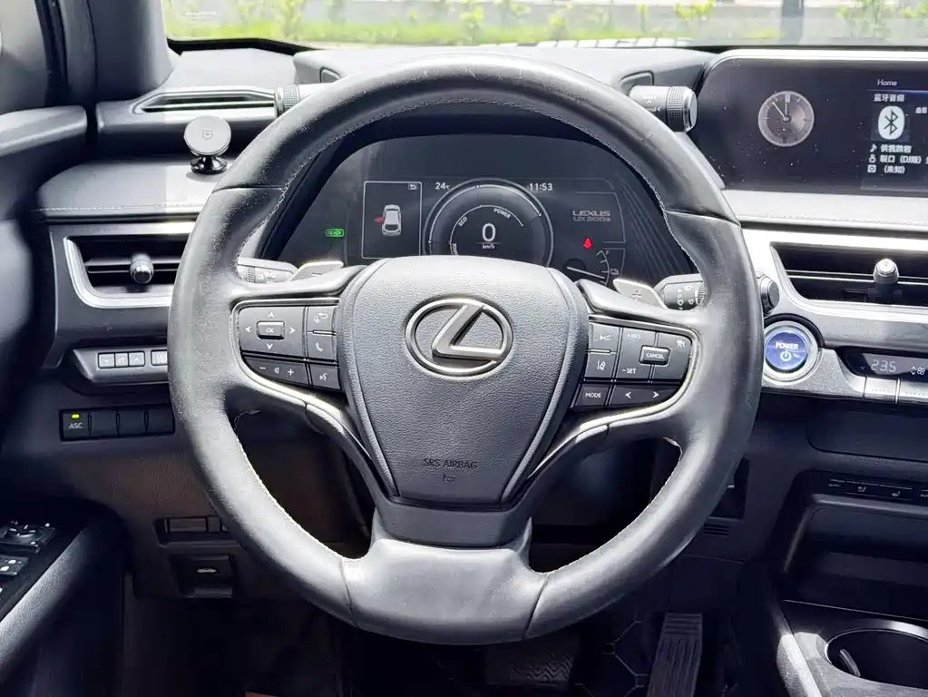 Lexus UX New Energy 2021 — фото 15