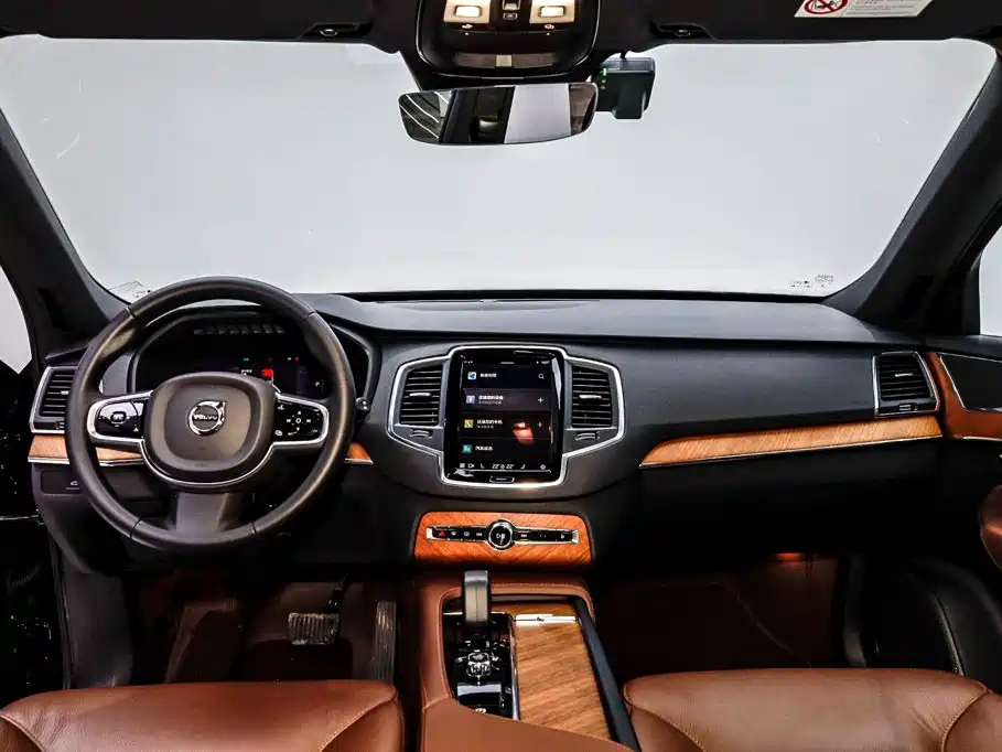 Volvo XC90 2023 — фото 21
