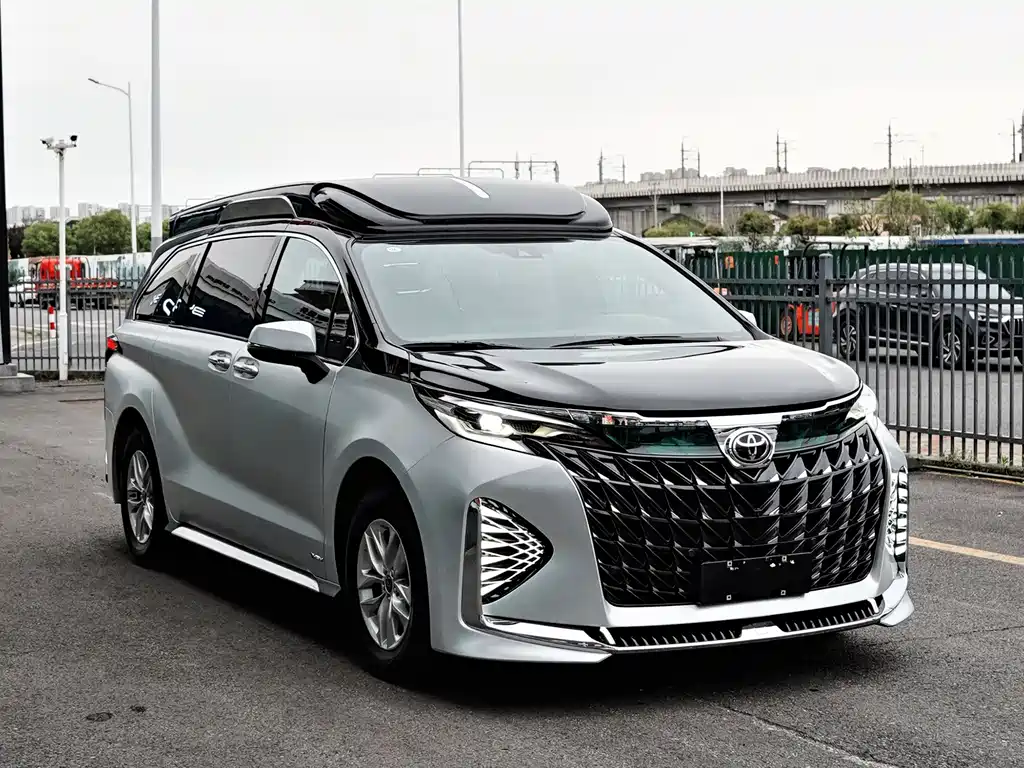 Toyota Granvia — фото 11
