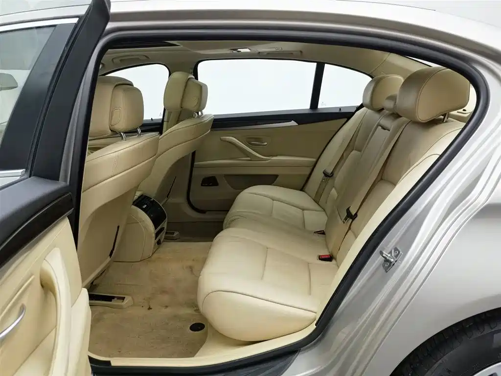 BMW 5 Series 2012 — фото 15