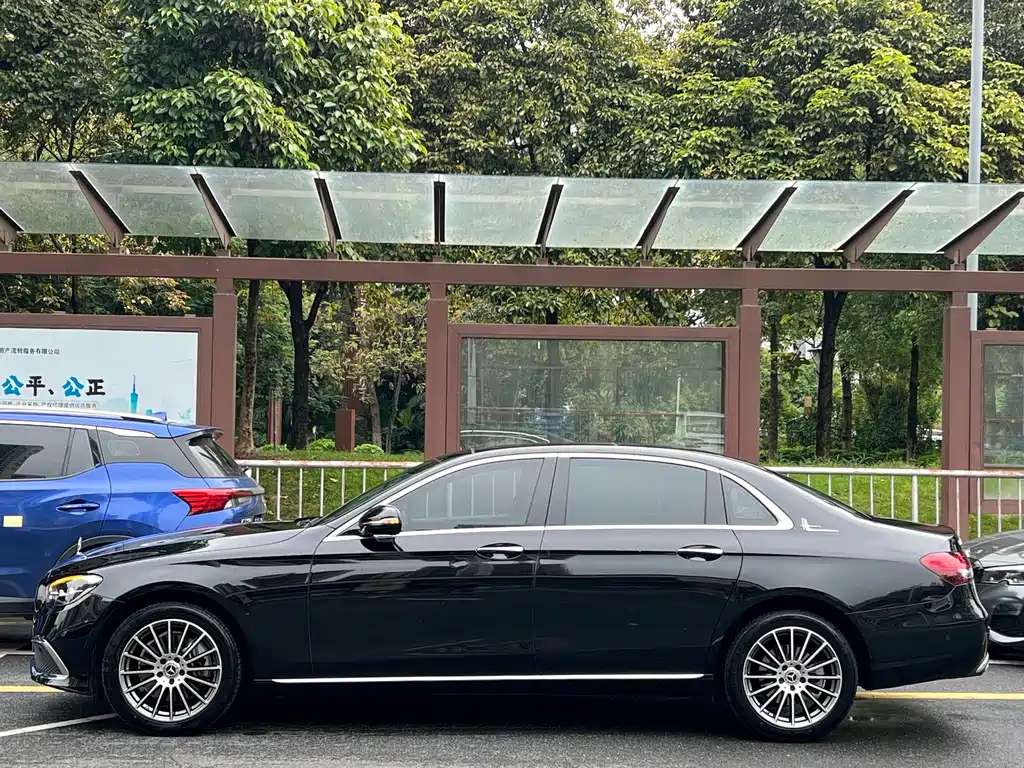 Mercedes-Benz E-Class 2022 — фото 2
