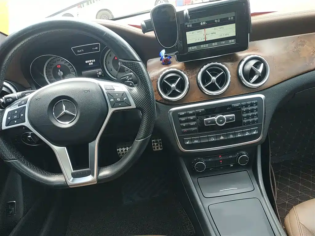 Mercedes-Benz GLA 2015 — фото 14