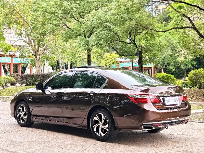 Honda Accord 2016 — фото 13
