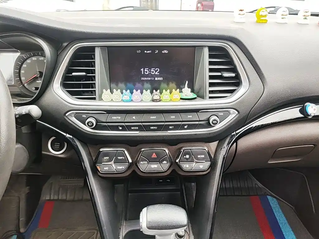 GAC Trumpchi GS4 2017 — фото 13