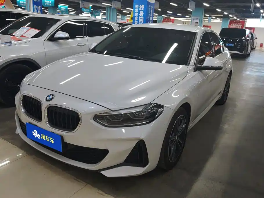 BMW 1 Series 2023 — фото 1