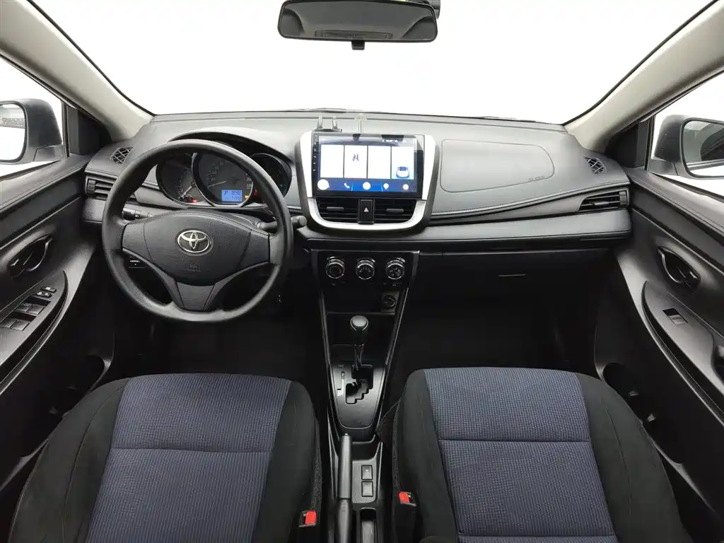 Toyota Yaris L 2018 — фото 5