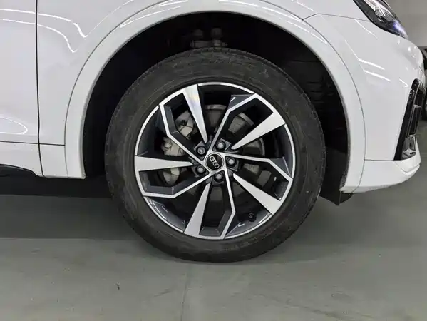 Audi Q5L 2024