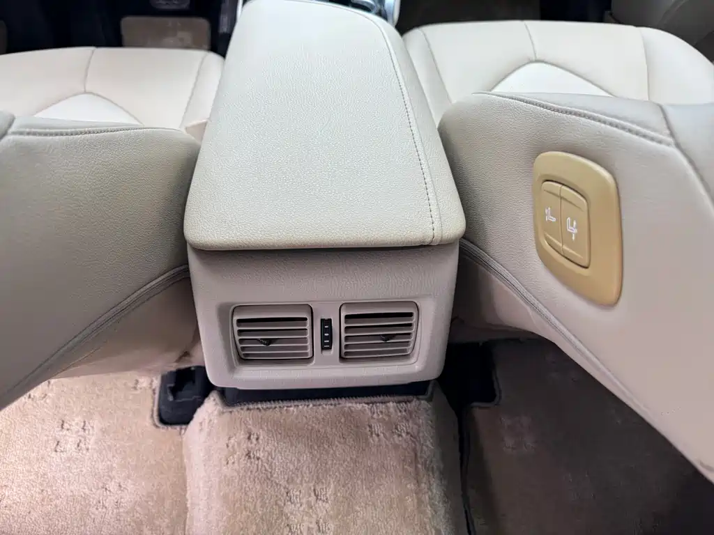 Toyota Camry 2018 — фото 13