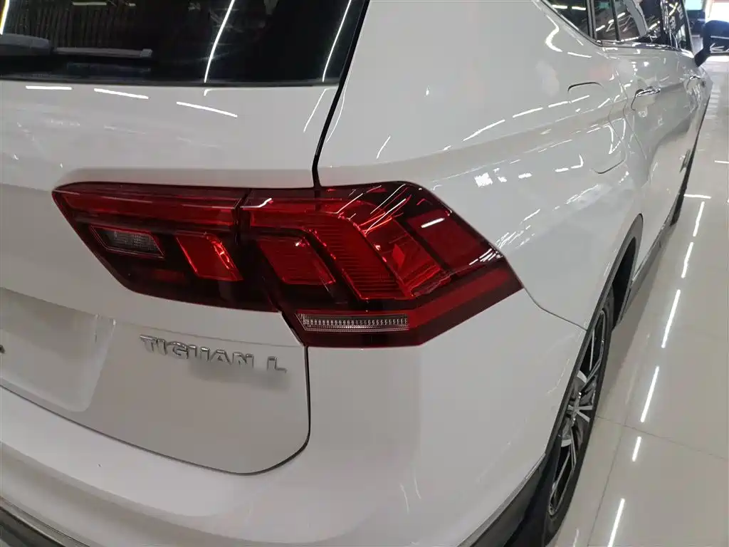 Volkswagen Tiguan L 2020 — фото 8